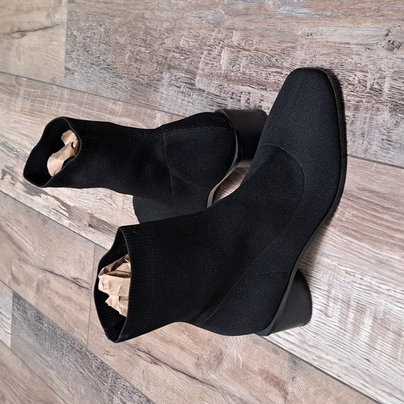 ASOS DESIGN Heeled Chelsea Boot In Ribbed Black Knit Size 8 - Picture 10 of 10